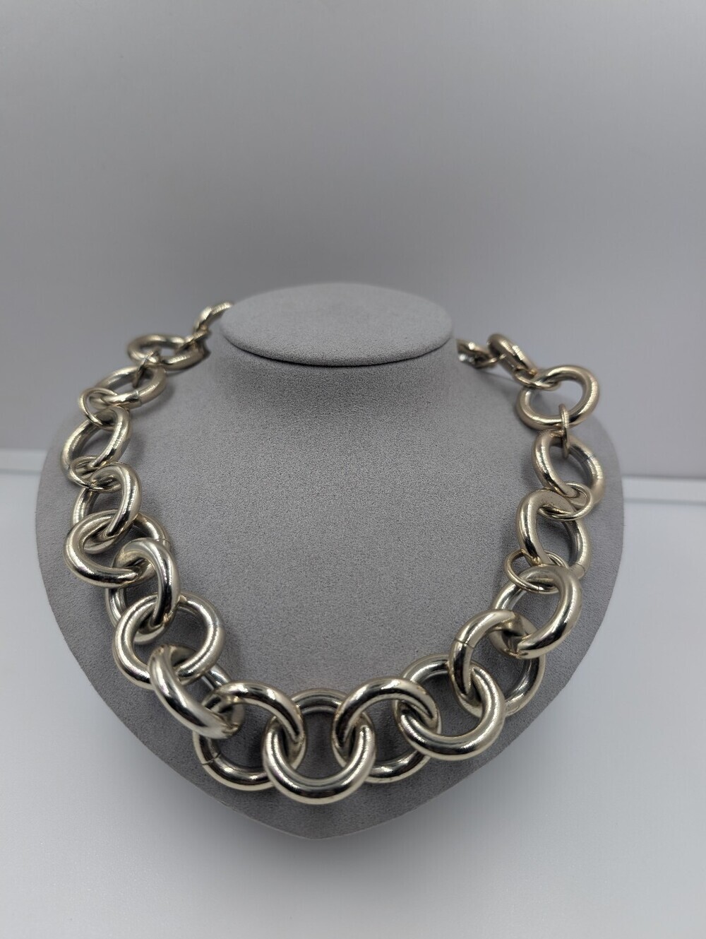 Signed J. Crew Chunky Interlocking Circle Ring Collar Necklace Silver 0618